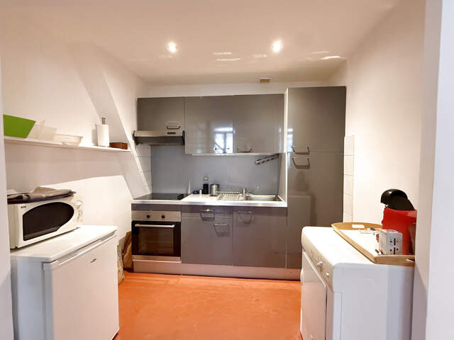 OLLIOULES - EXCLUSIVITÉ - TYPE 2 CENTRE VILLE BAIL EN COURS — photo du bien