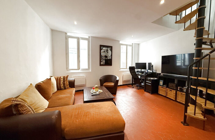 OLLIOULES - EXCLUSIVITÉ - TYPE 2 CENTRE VILLE BAIL EN COURS — photo 2