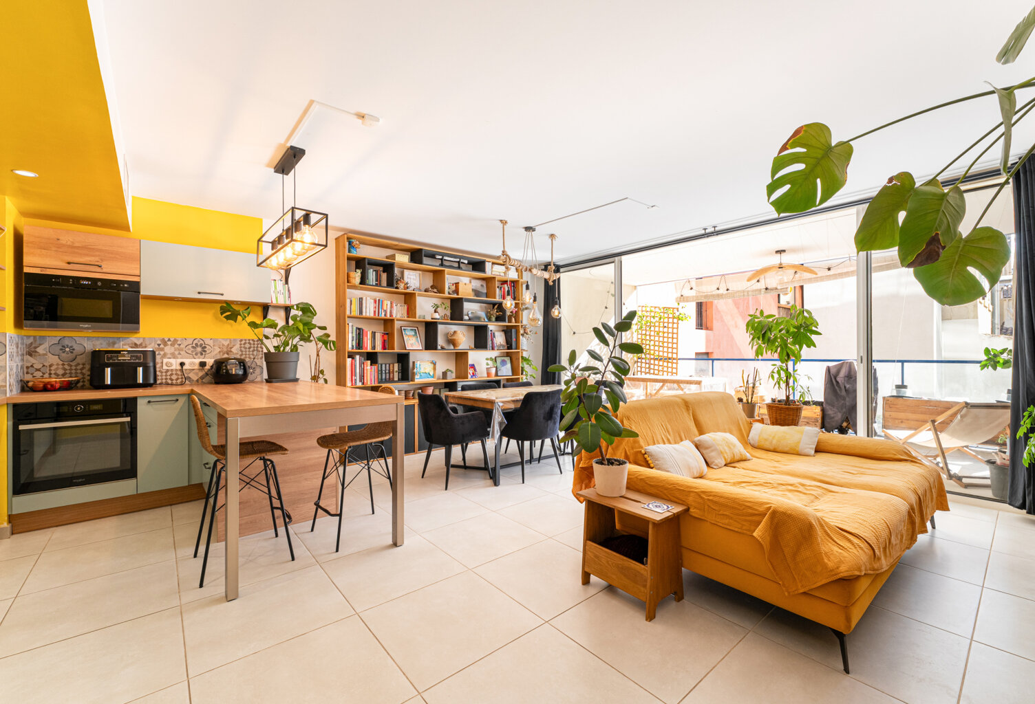 MARSEILLE 6e   T3 DE 73M2 - TERRASSE PLEIN SUD, BALCON ET DE — photo 1