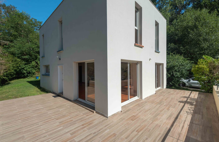 MAISON DE 143 M2 - 4 CHAMBRES+BUREAU - VUE TRES DEGAGEE — photo 2