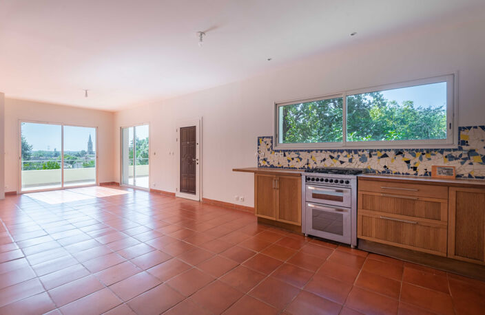 MAISON DE 143 M2 - 4 CHAMBRES+BUREAU - VUE TRES DEGAGEE — photo 4
