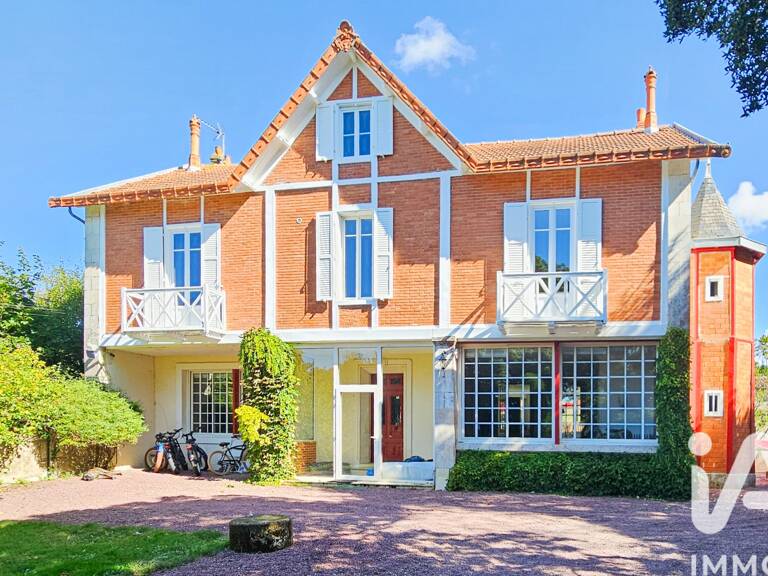 Vente Maison/villa 8 pièces — photo 1