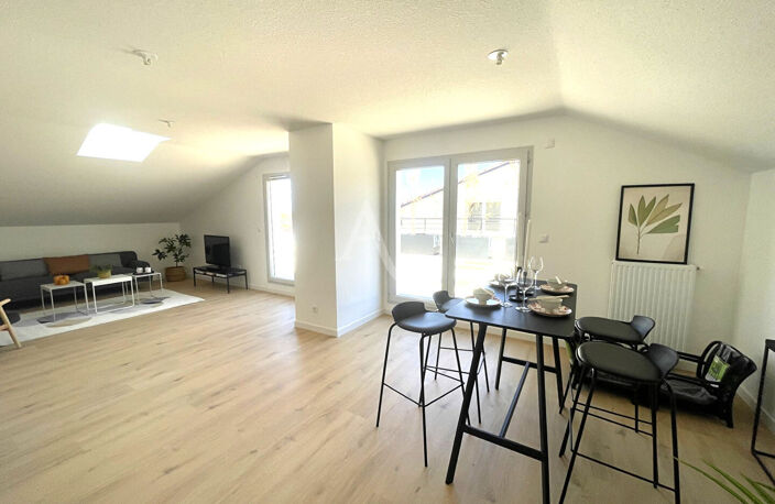 Appartement  5 pièce(s) 100 m2 Dernier étage — photo 2