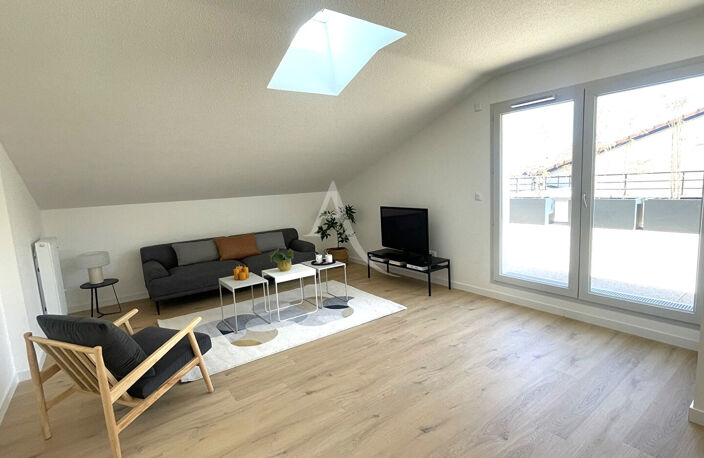 Appartement  5 pièce(s) 100 m2 Dernier étage — photo 3