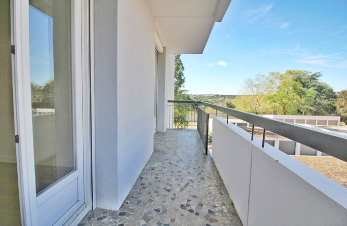 Appartement Caluire 4 pièce(s) — photo 2
