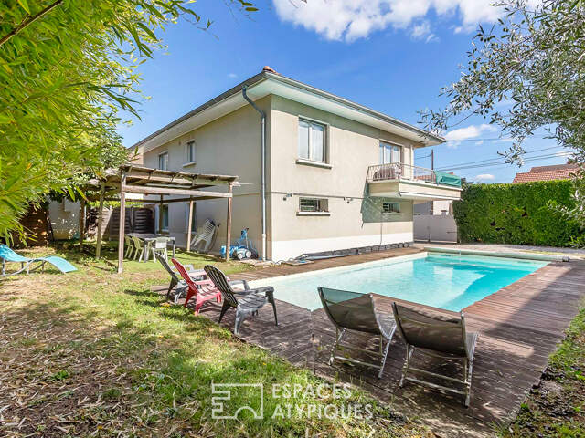 Maison de ville avec piscine et dépendance au coeur de Tassin — photo du bien