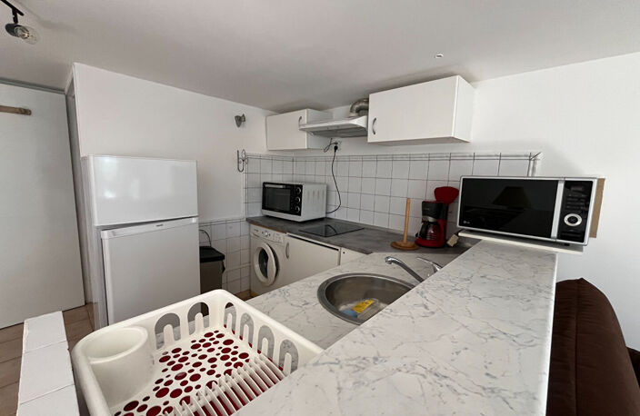 Location Puyricard en campagne LC Gestion vous propose un appartement meublé de type studio de 34 m2 , terrasse exposée sud calme. — photo 4
