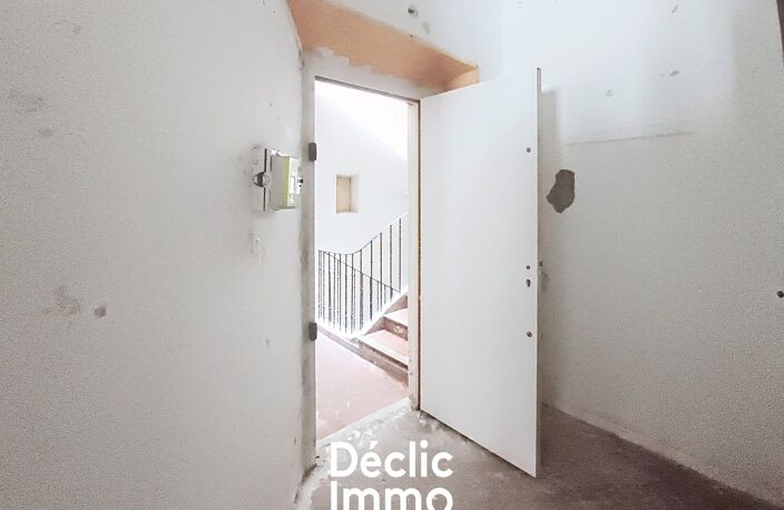 2 APPARTEMENTS A VENDRE - 1ER ET 2EME ETAGE - 77m2 - A RENOVER ENTIEREMENT - GRASSE — photo 5