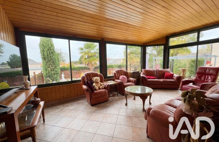 Vente Maison/villa 8 pièces — photo 2