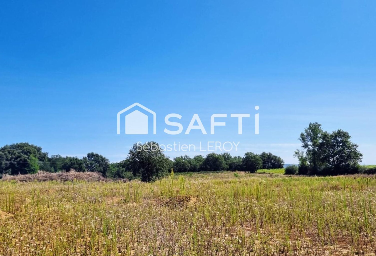Terrain à bâtir de 551 m² viabilisé, borné, en lotissement. — photo 1