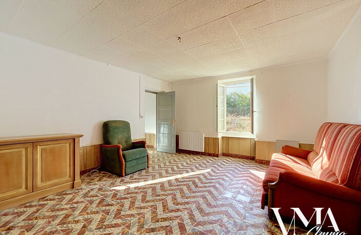 EXCLUSIVITÉ - Maison en pierre avec dépendances sur un terra — photo 2
