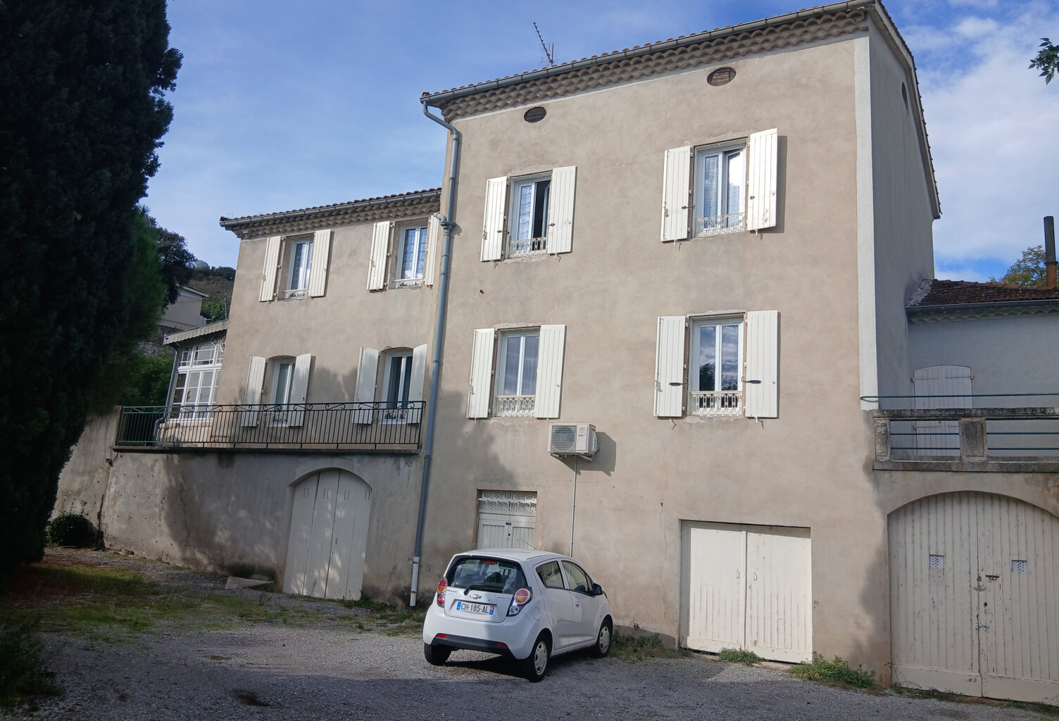 VENTE - IMMEUBLE - 236 M2 HAB - 13 PIECES - ALES — photo 1