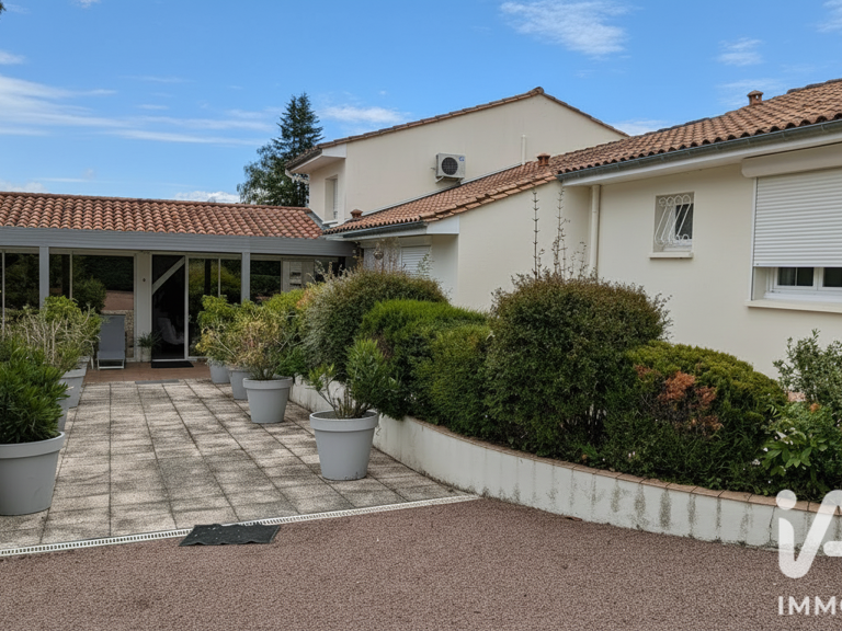 Vente Maison traditionnelle 9 pièces — photo 1