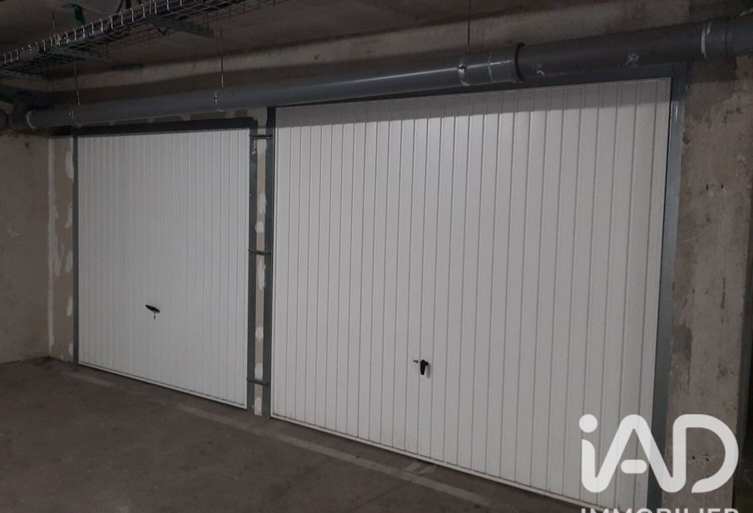 Vente Garage 20 m&sup2; — photo 1