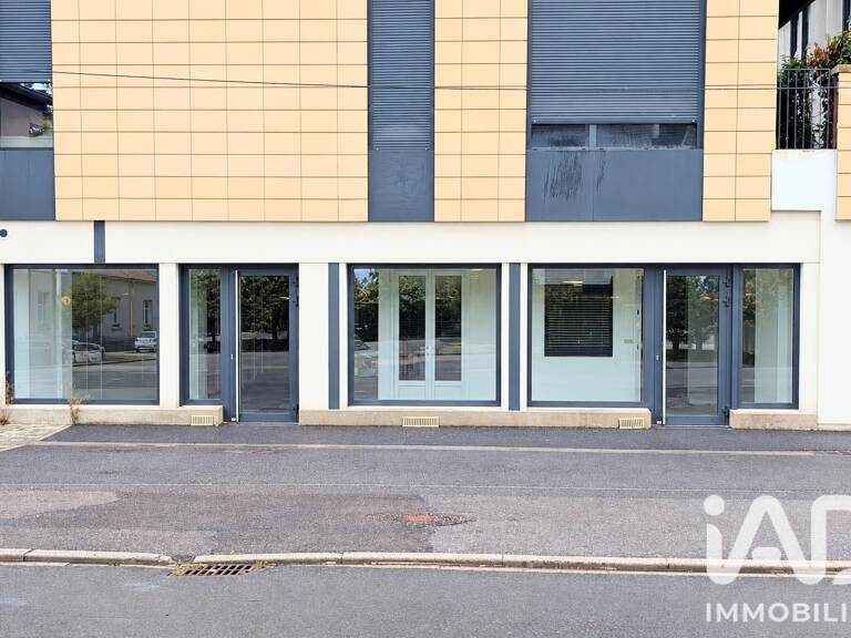 Vente Boutique/Local commercial 150 m&sup2; — photo 1