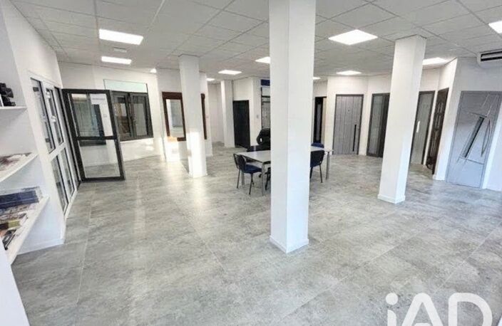 Vente Boutique/Local commercial 150 m&sup2; — photo 2