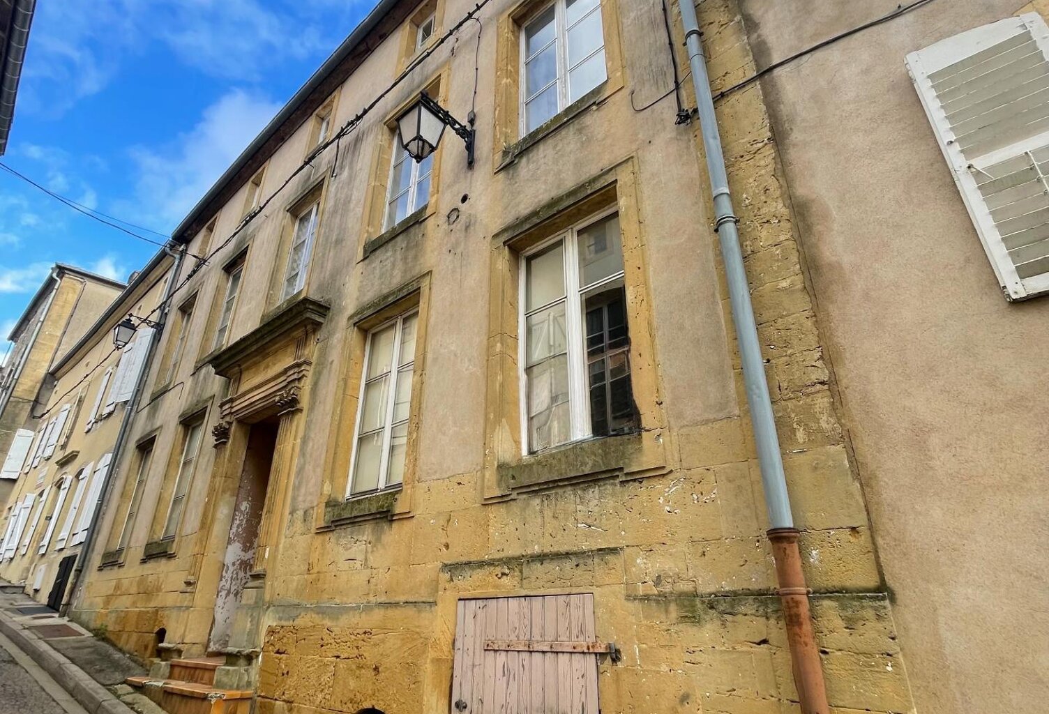 INVESTISSEURS  IMMEUBLE DE RAPPORT DE 370 M²  6 APPARTEMENTS  FORT POTENTIEL LOCATIF ! — photo 1