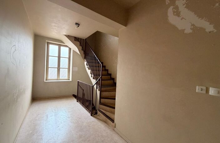 INVESTISSEURS  IMMEUBLE DE RAPPORT DE 370 M²  6 APPARTEMENTS  FORT POTENTIEL LOCATIF ! — photo 3