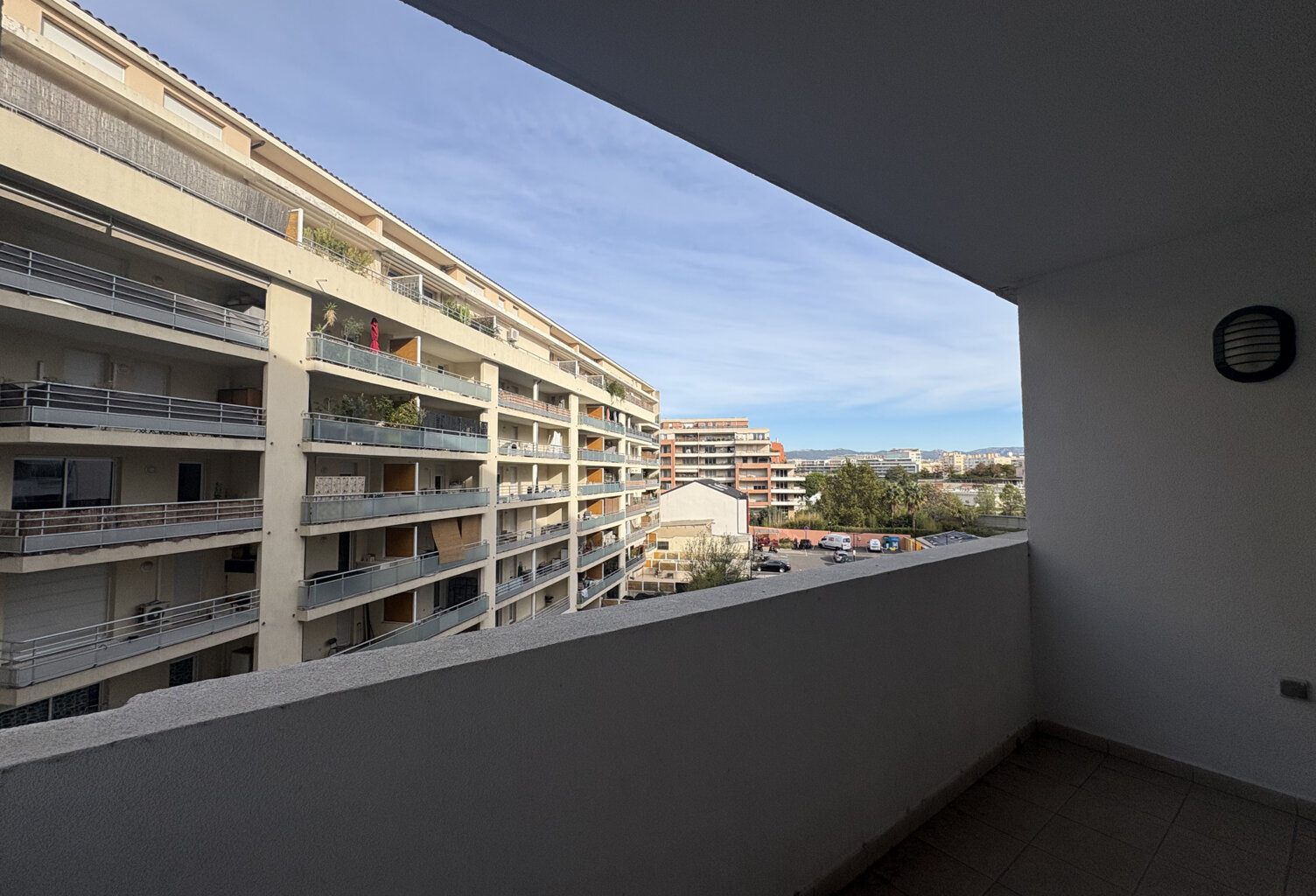 Marseille 8ème, Bd Rabatau | T3 de 58 m2 avec terrasse et grand box de 25 m2 — photo 1
