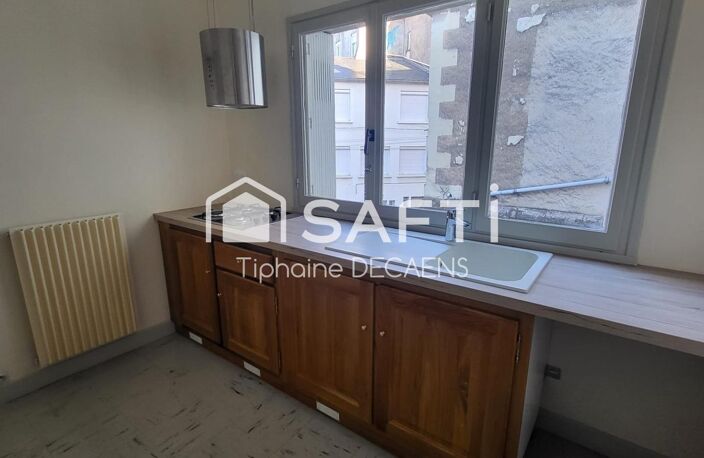 ancien commerce, belle surface beau volume, beau potentiel — photo 2