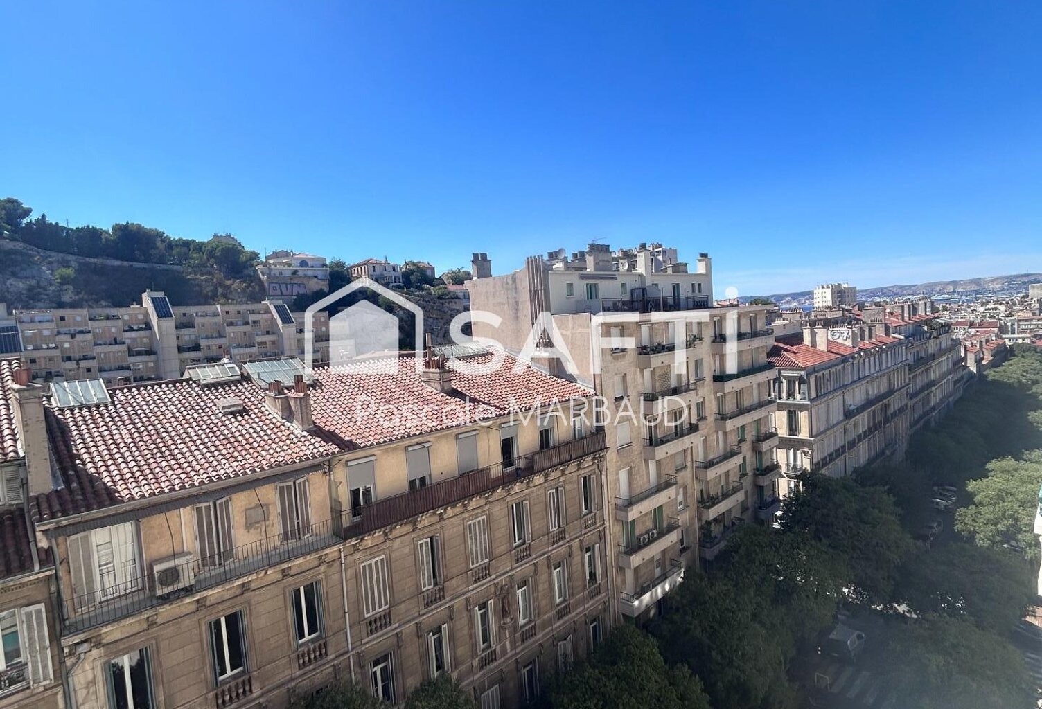 **Un bel espace de vie au cœur de Marseille !** — photo 1