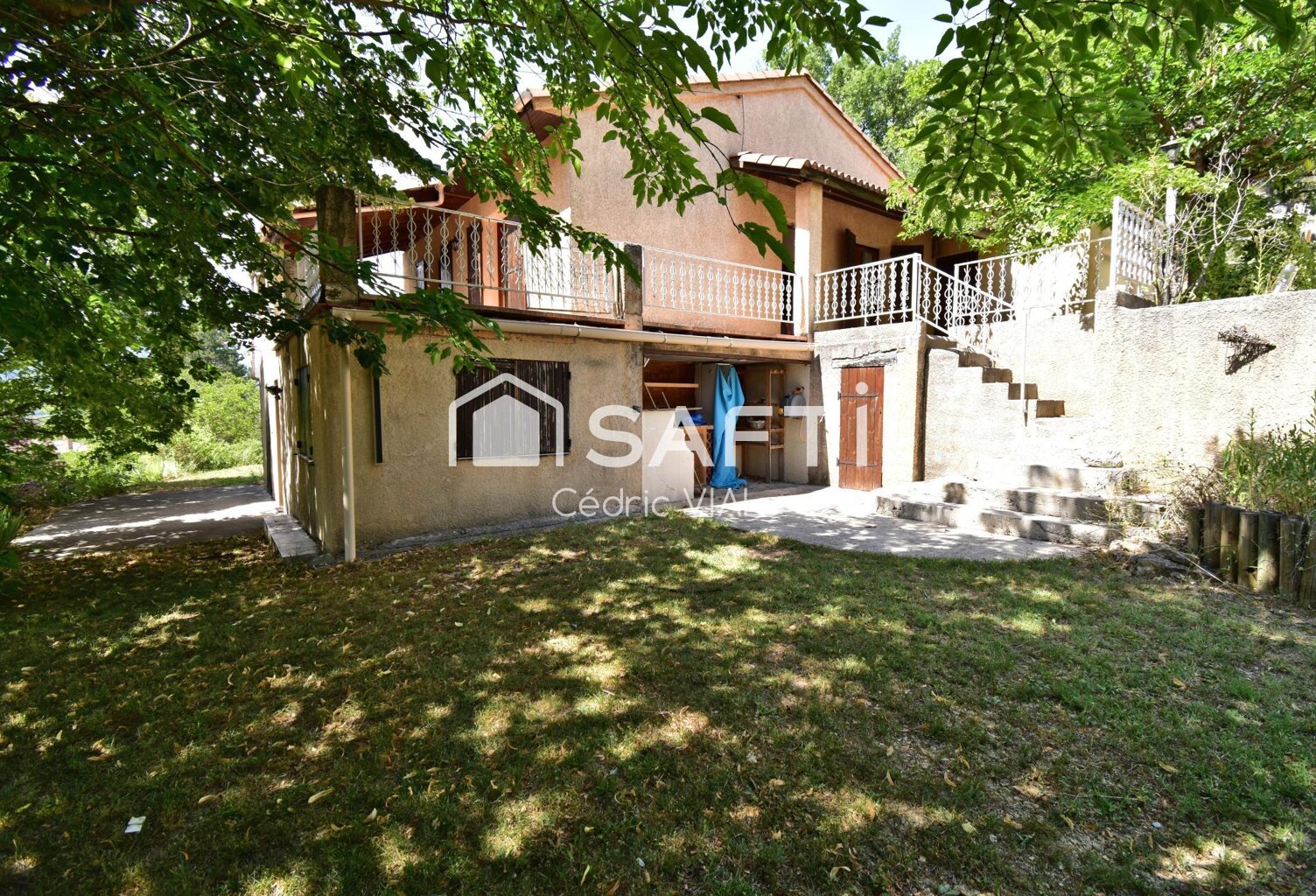 Villa bien rénovée avec vue et calme au Chaffaut04 — photo 1