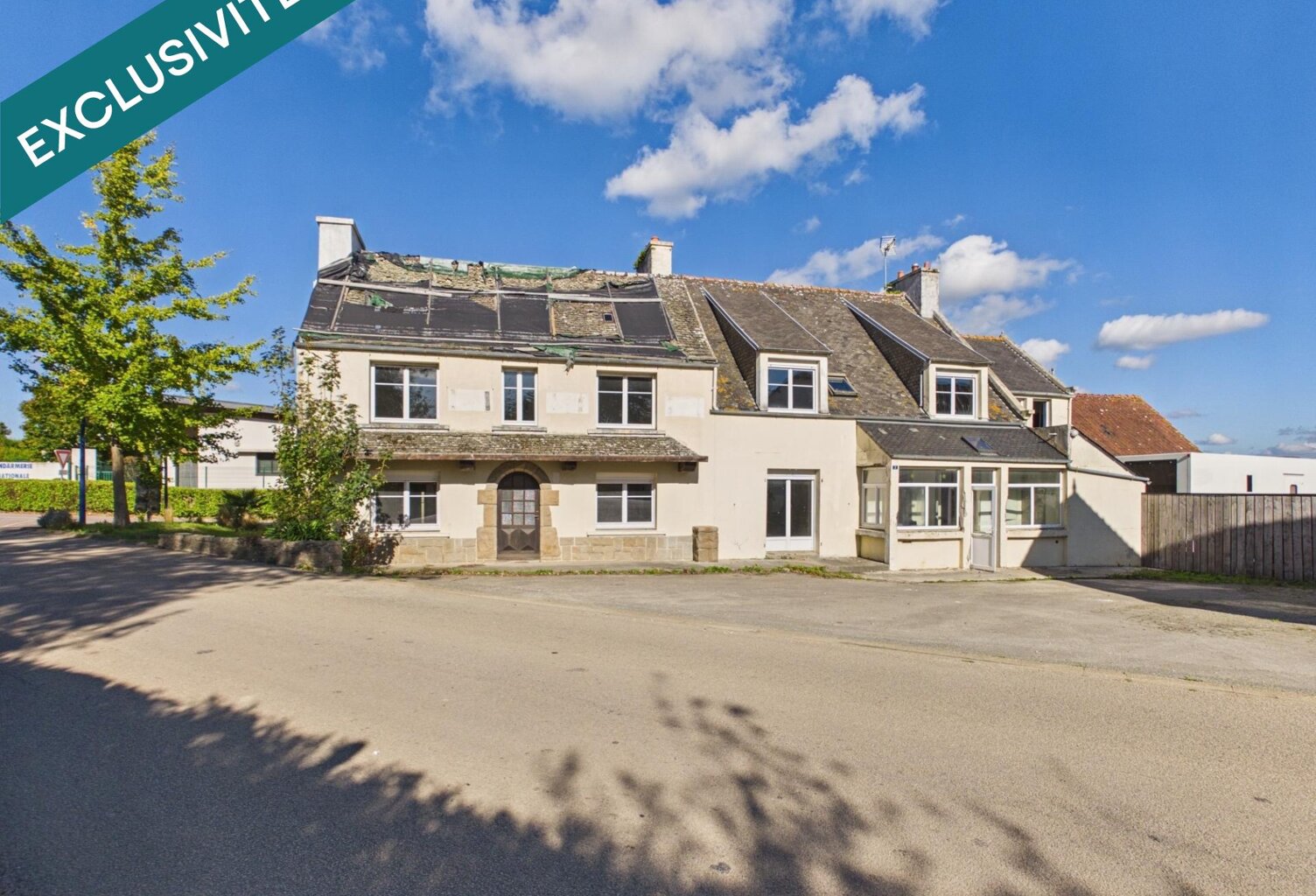 LANMEUR  Bâtisse d'environ 285m² à réhabiliter  Projet de 3 logements ou autres — photo 1