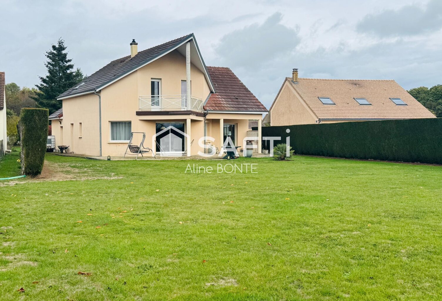 Maison contemporaine aux beaux volumes avec garage — photo 1