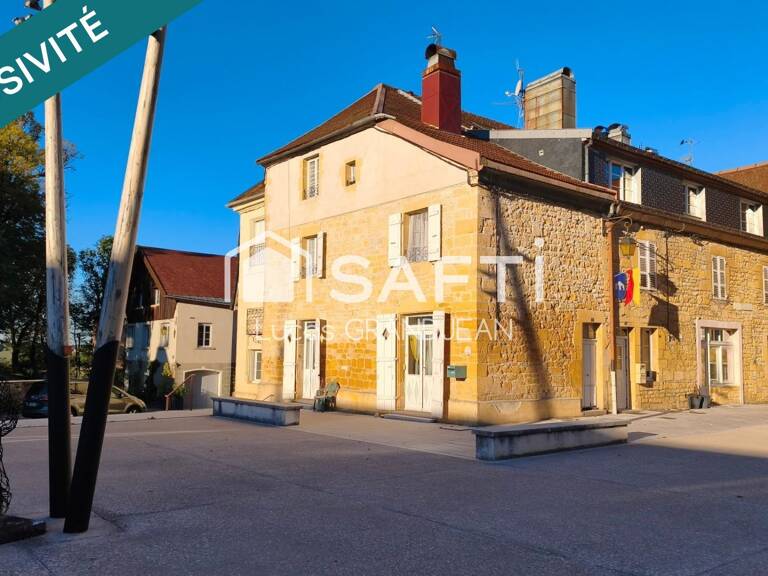 Nozeroy : une maison de caractère à réinventer — photo 1