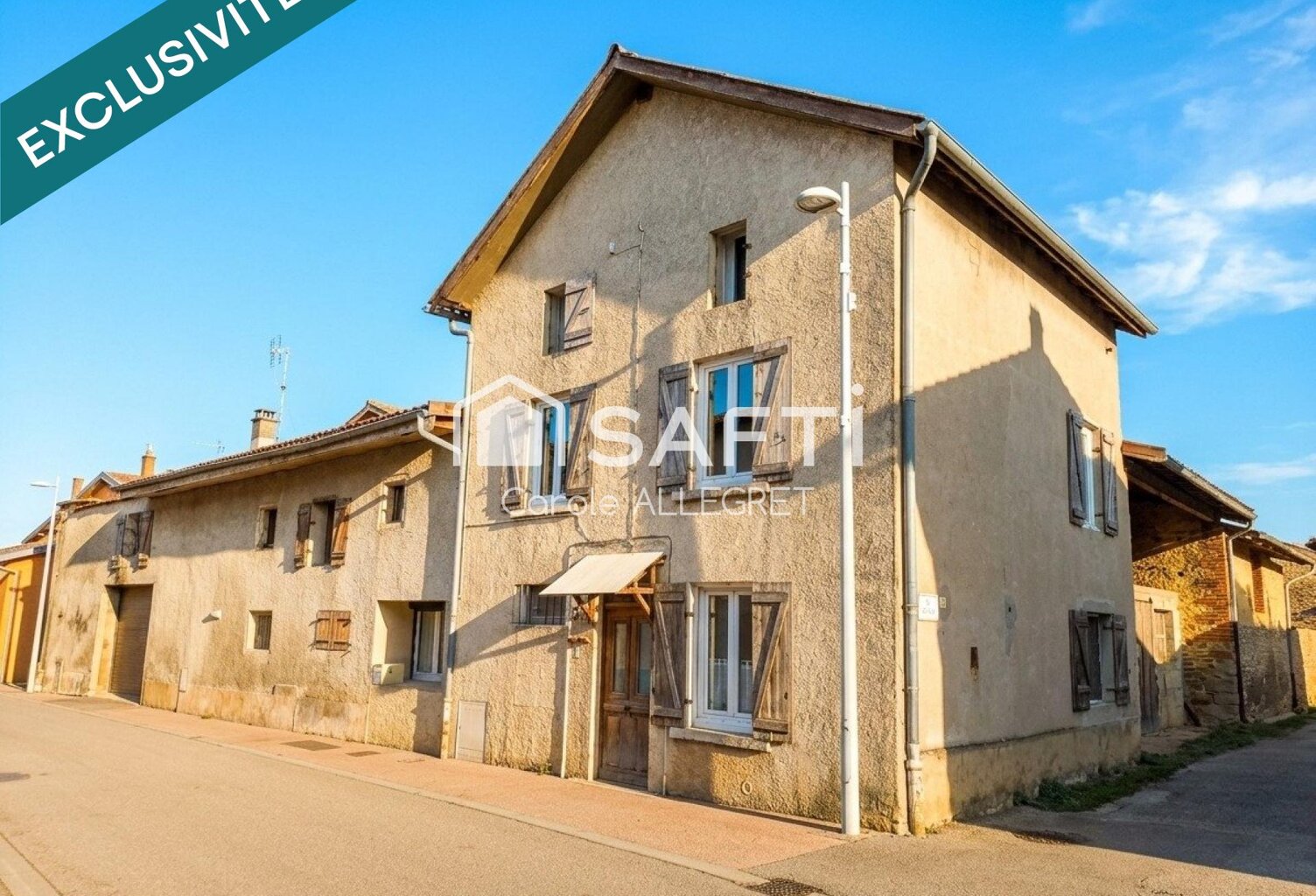 Coup de cœur pour cette grande maison de 215m2 atypique et pleine de potentiel — photo 1