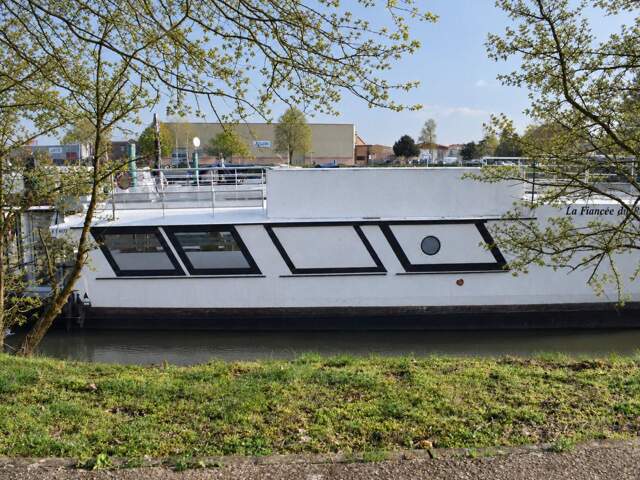 Houseboat habitable de 15 mètres  Pont-de-Vaux — photo du bien