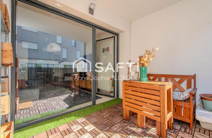 BORDEAUX BASSINS A FLOTS Appartement 2 chambres, balcon, parking — photo 2