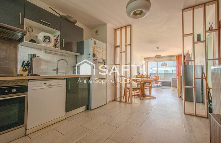 BORDEAUX BASSINS A FLOTS Appartement 2 chambres, balcon, parking — photo 3