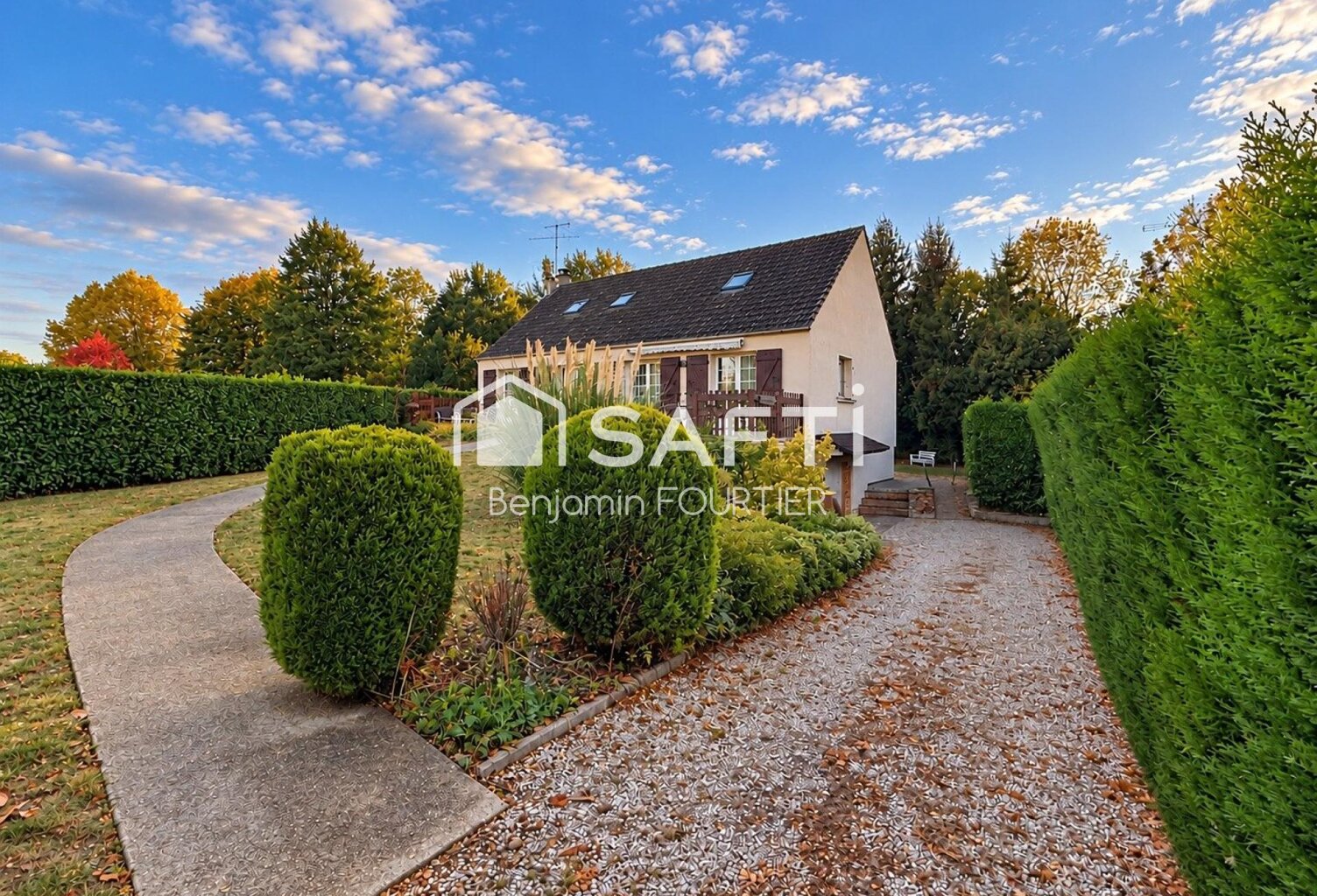 Maison familiale avec jardin et rivière — photo 1