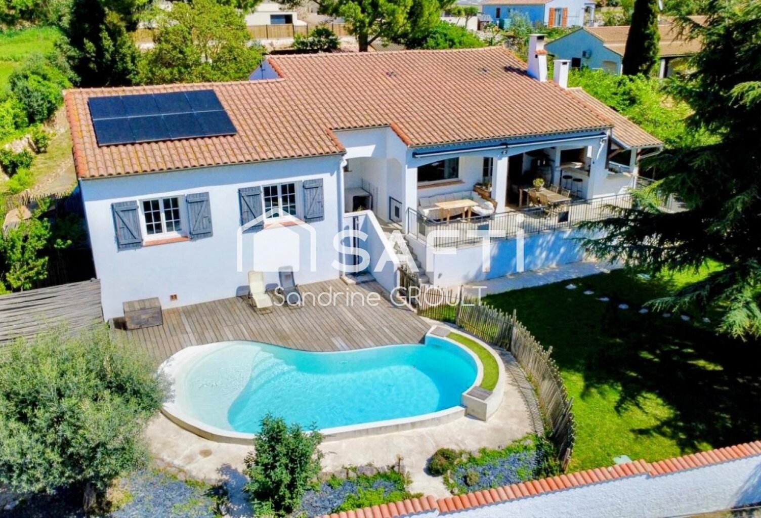 VILLA avec VUE - 180m² de PLAIN PIED + COMBLE AMENAGES de 50m² — photo 1