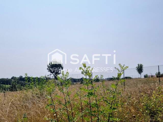 Terrain constructible — photo du bien