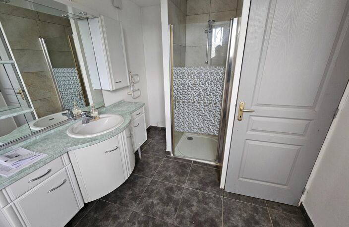 Maison Vendat proche des commerces et commodités — photo 4
