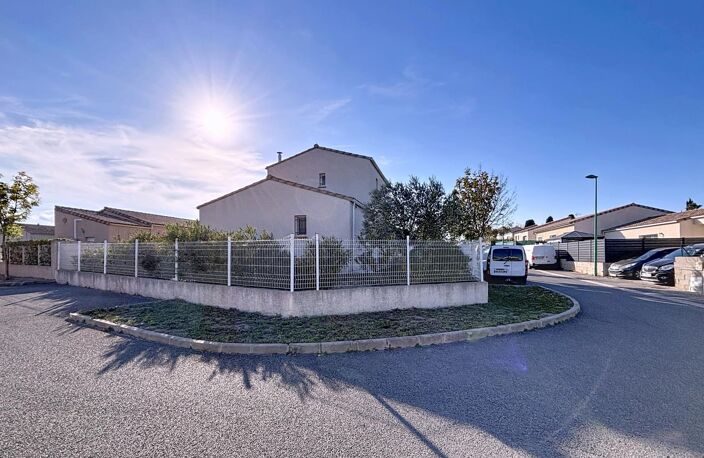 Maison récente de 2017  127 m² habitables avec garage et atelier — photo 2