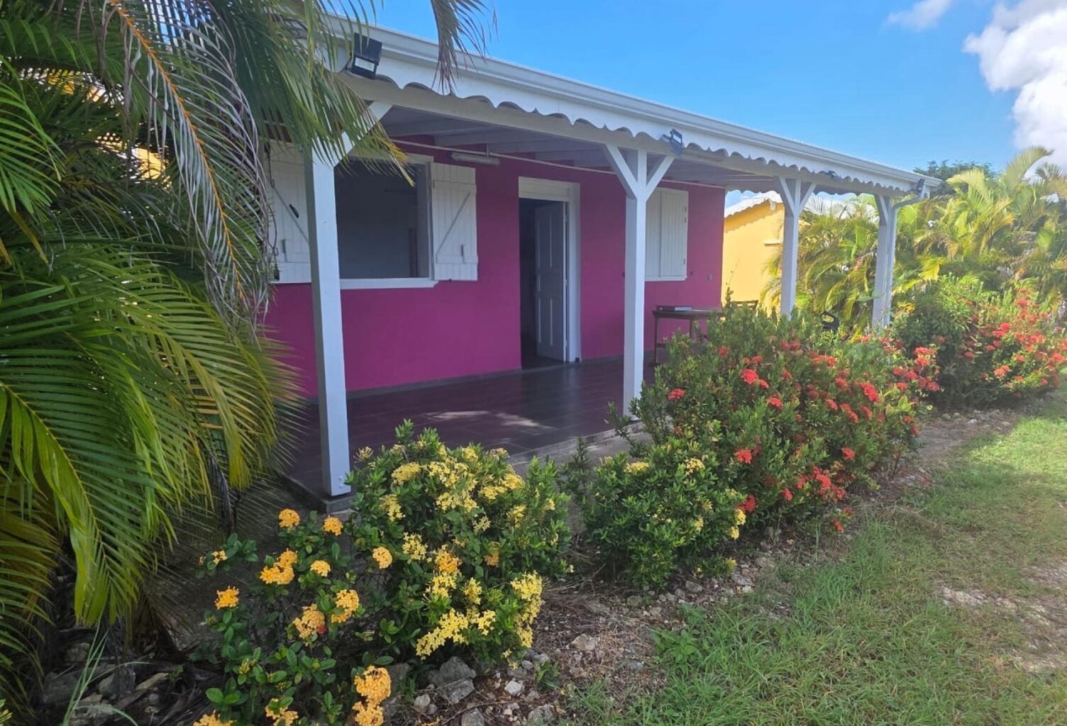 Trois jolies petites maisons identiques Saint-françois, secteur BLONVAL — photo 1