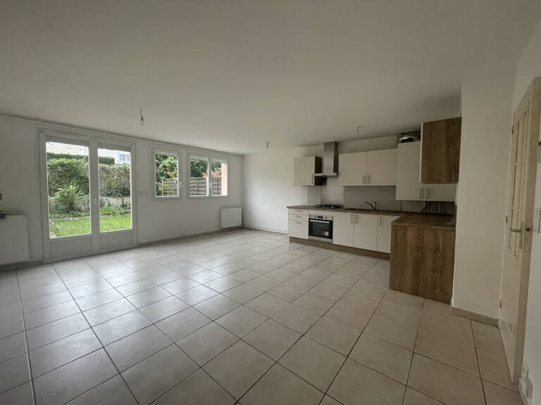 A LOUER LE MANS SUD- MAISON 4 CHAMBRES AVEC JARDIN ET GARAGE — photo 1