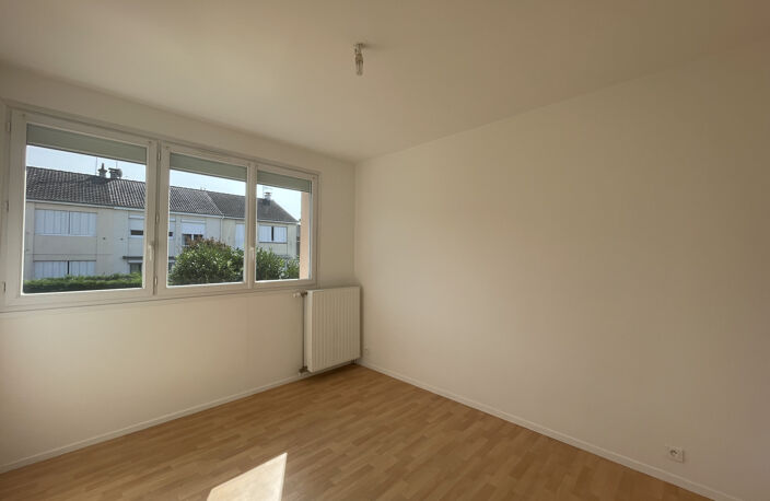 A LOUER LE MANS SUD- MAISON 4 CHAMBRES AVEC JARDIN ET GARAGE — photo 5