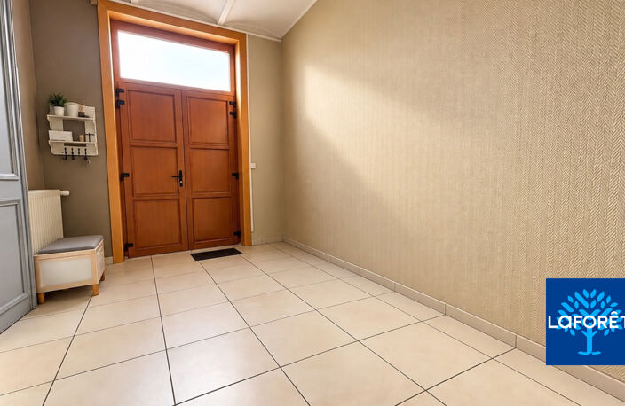 Maison familiale de 220 m² avec 4 chambres et jardin à Haulchin — photo 2