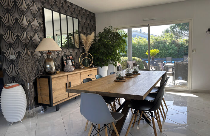 Maison contemporaine de plain pied avec piscine — photo 3