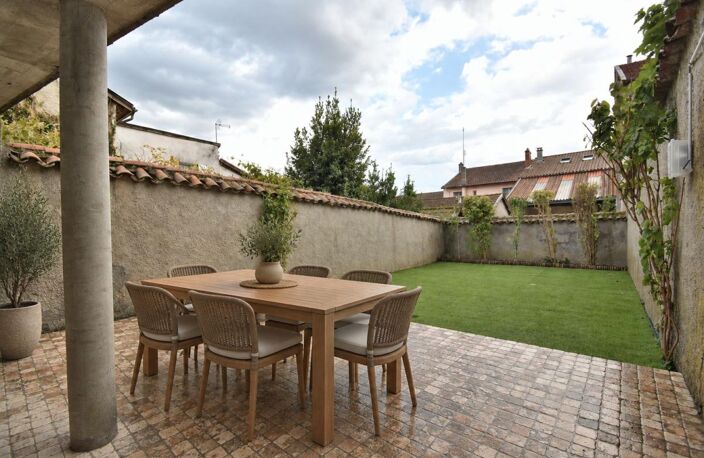 MAISON DE VILLE DE 138 M² AVEC EXTÉRIEUR — photo 2
