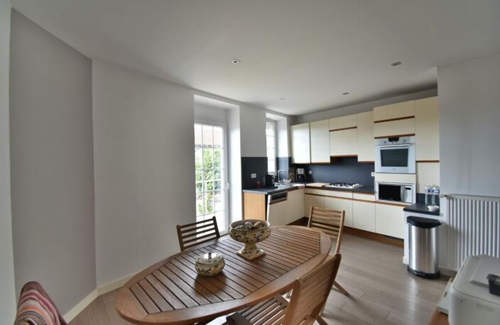 MAISON DE VILLE DE 138 M² AVEC EXTÉRIEUR — photo 5