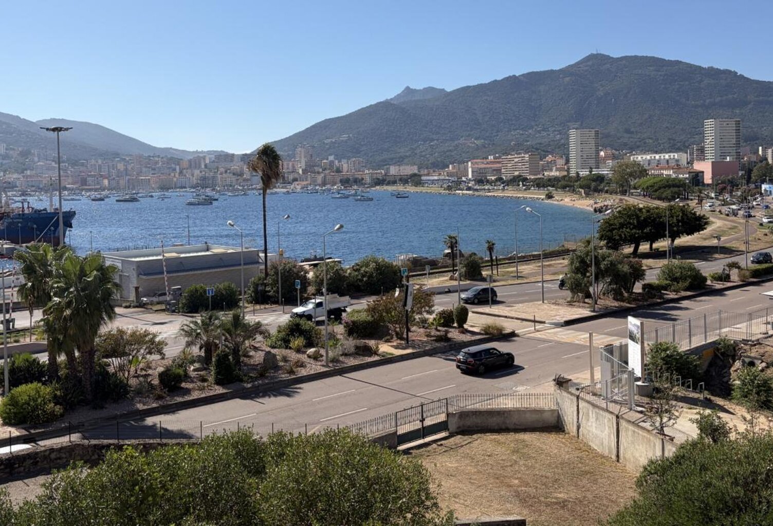 F2 IMMEUBLE LE PANORAMIQUE ST JOSEPH AJACCIO — photo 1