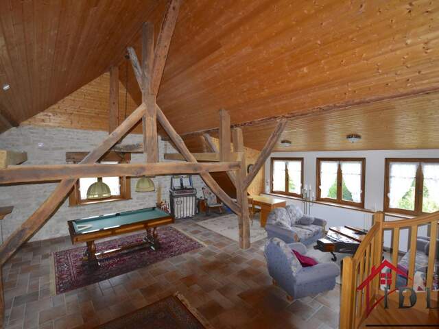 Maison de village rénovée avec joli terrain — photo du bien