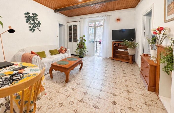 NICE LE PORT – 3 PIÈCES AVEC BALCON ET LOGGIA, AU CŒUR D'UN QUARTIER PRISÉ — photo 2