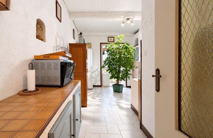 NICE LE PORT – 3 PIÈCES AVEC BALCON ET LOGGIA, AU CŒUR D'UN QUARTIER PRISÉ — photo 4