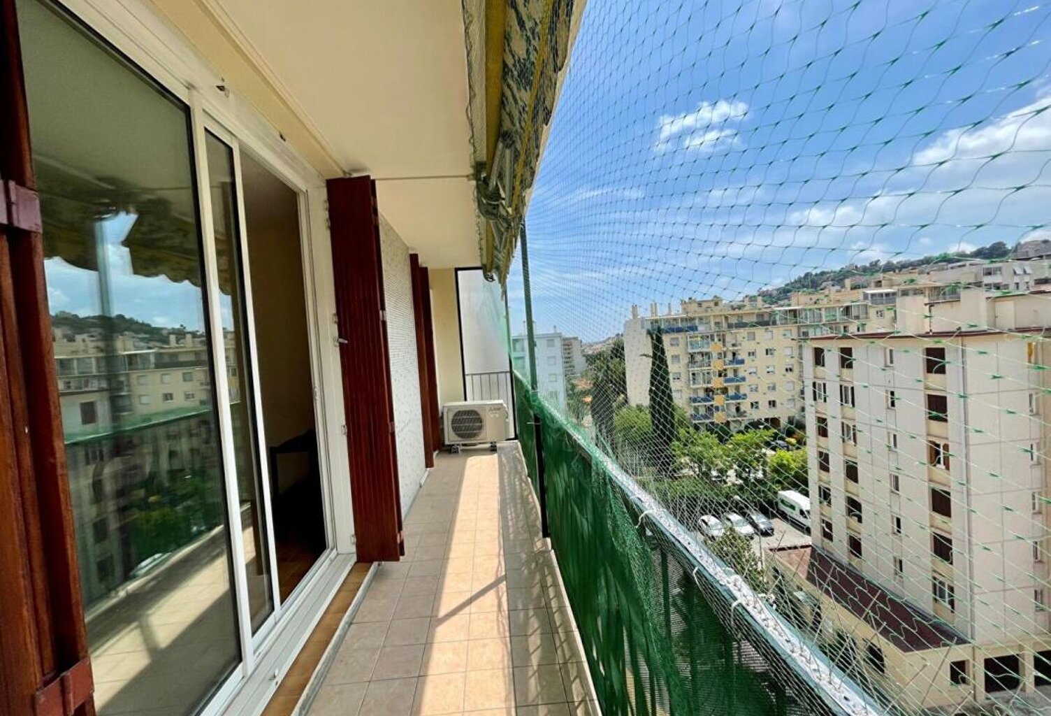 NICE GORBELLA — photo 1